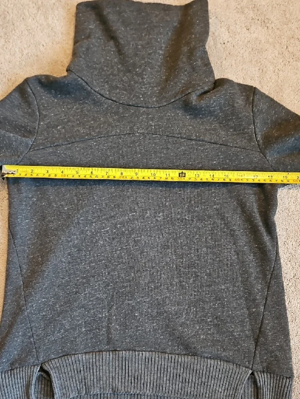 ALO Yoga Sweatshirt and Patterned Tote Bag
